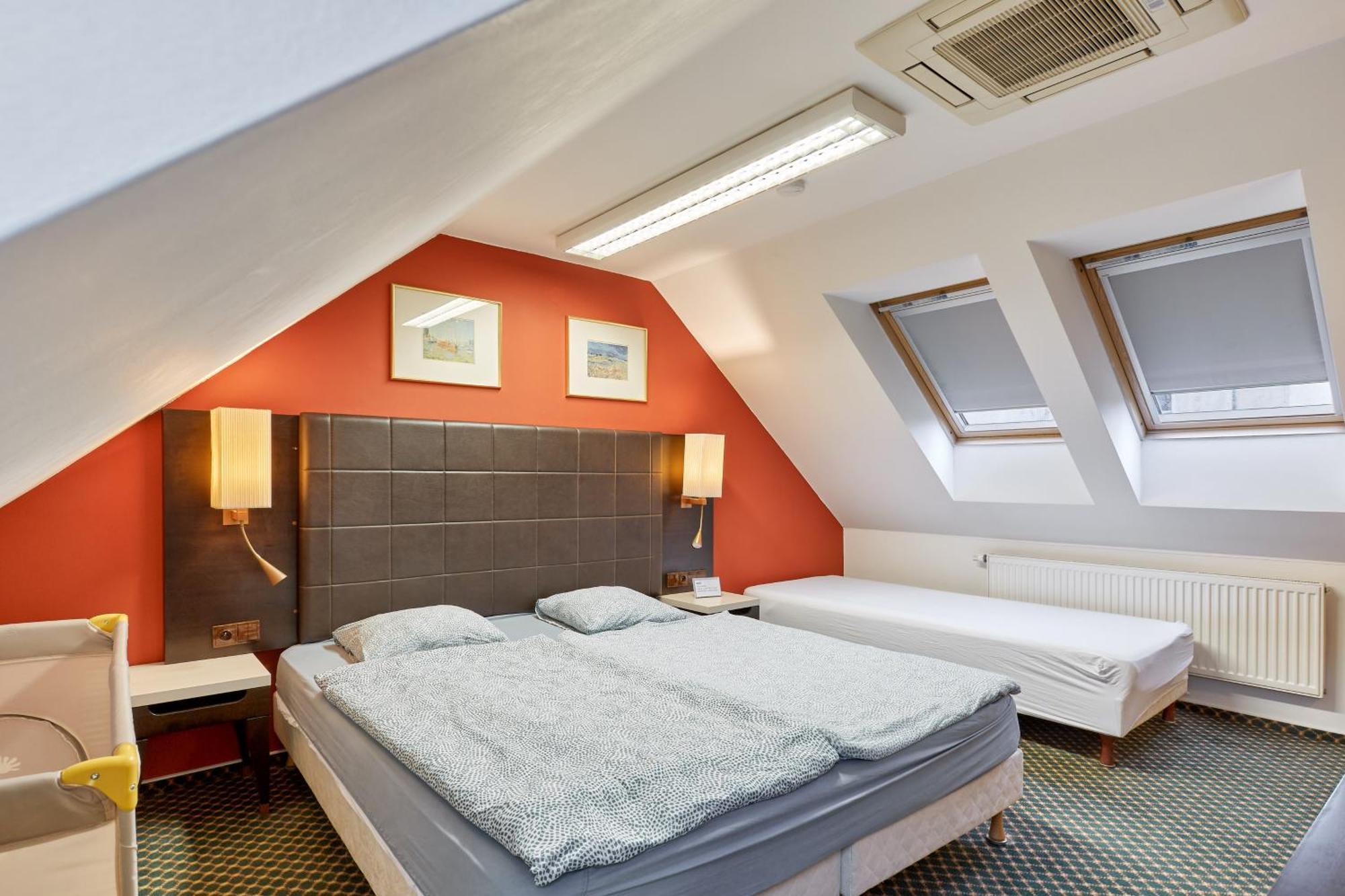 Excellent Apartments In Spa City Center 5 Min Walk From The Colonnade カルロヴィ・ヴァリ エクステリア 写真