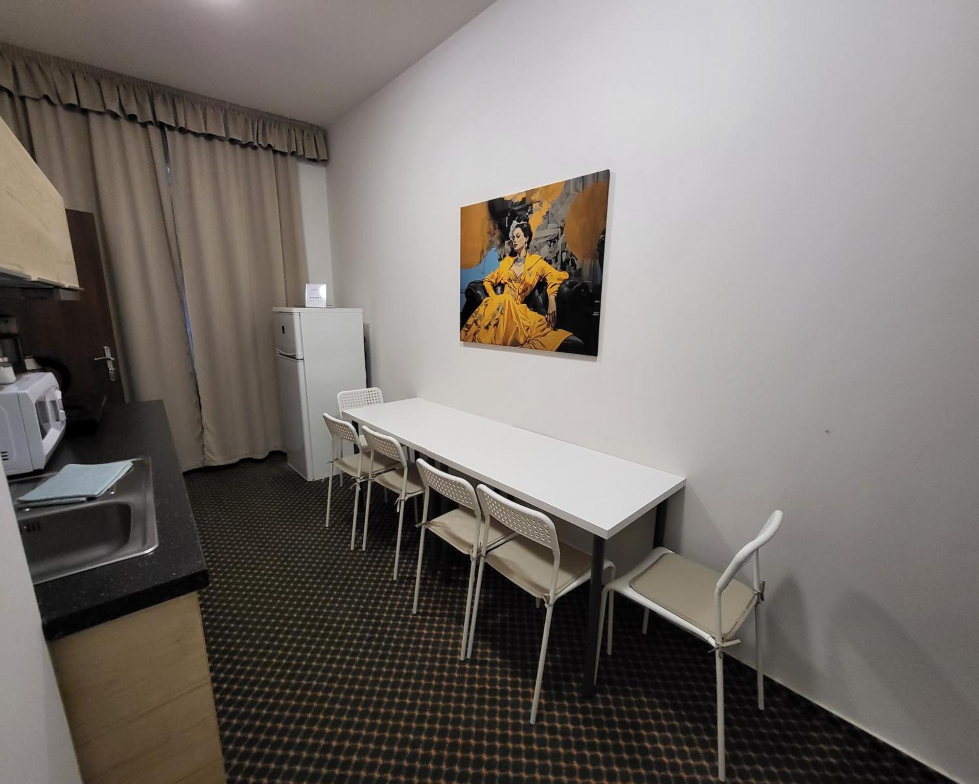 Excellent Apartments In Spa City Center 5 Min Walk From The Colonnade カルロヴィ・ヴァリ エクステリア 写真