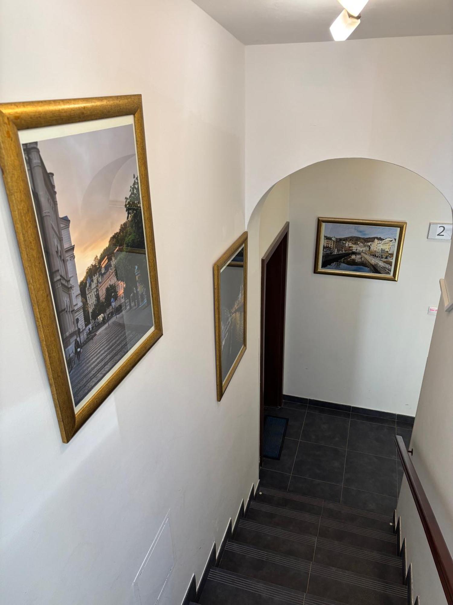 Excellent Apartments In Spa City Center 5 Min Walk From The Colonnade カルロヴィ・ヴァリ エクステリア 写真
